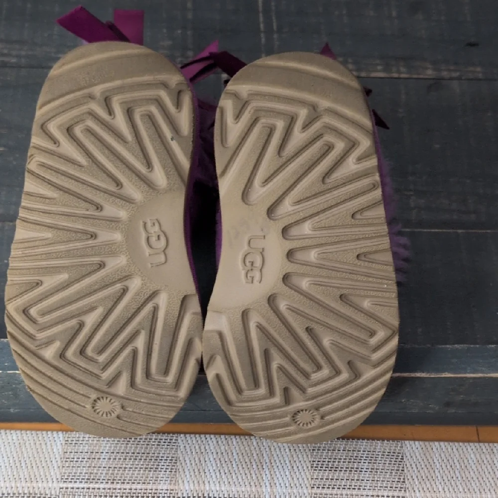 UGG Kids Fuzzy Boots in Bright Purple